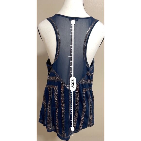 Express sequin and mesh embellished racer-back tank. Size L. - Picture 3 of 6